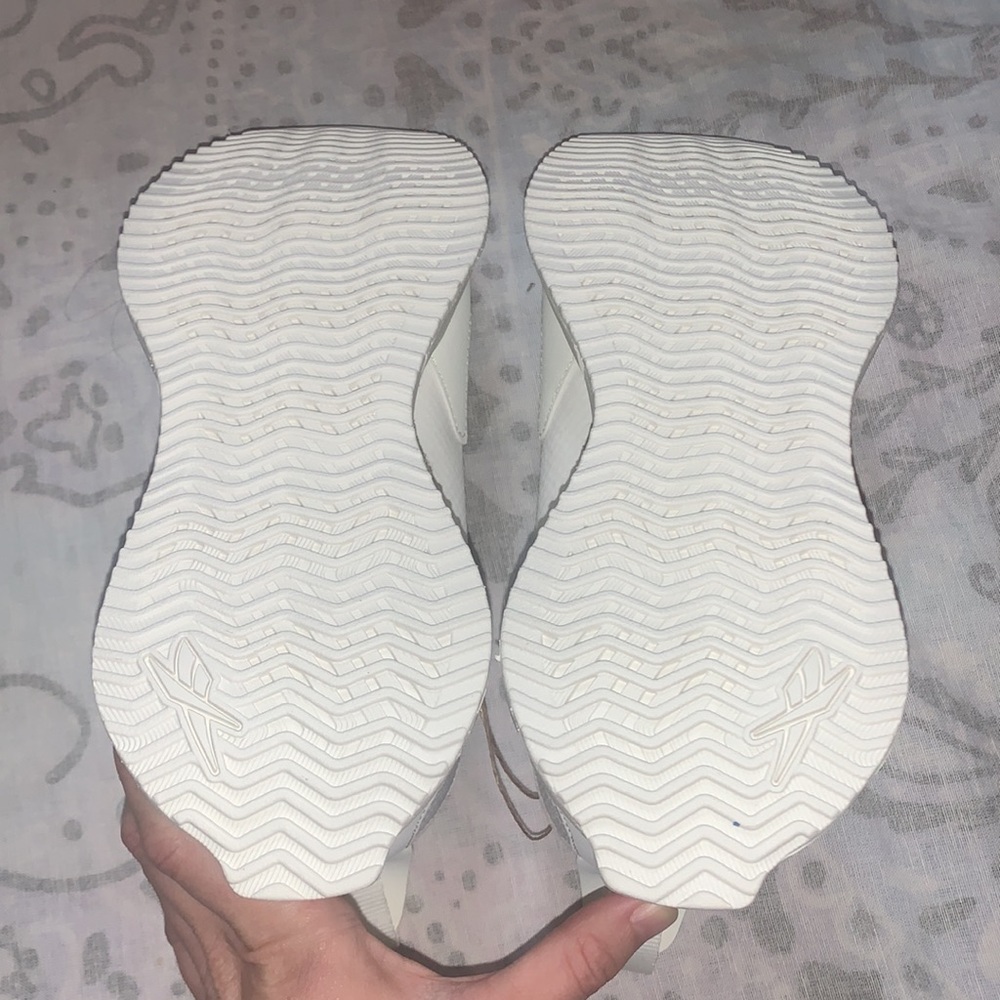 New Reebok Zig Dynamica Chalk White Sneakers - Picture 6 of 6